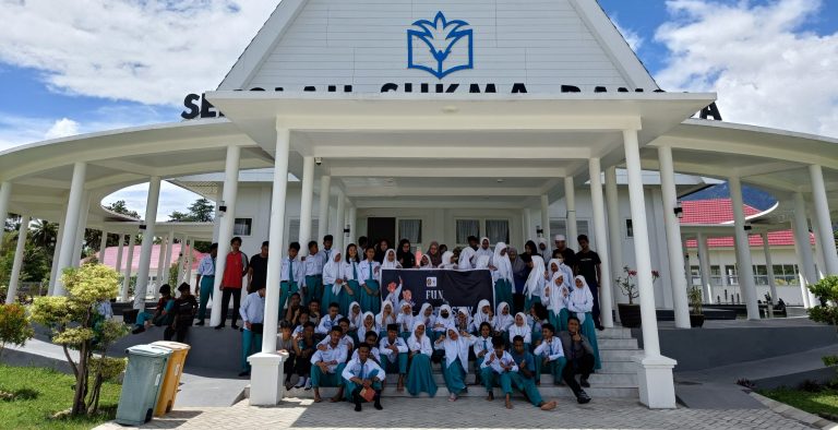 Himpunan Mahasiswa Pendidikan Kimia Menyelenggarakan FUN CHEMISTRY di Sekolah Menengah Atas Himpunan Mahasiswa Pendidikan Kimia Menyelenggarakan FUN CHEMISTRY di Sekolah Menengah Atas
